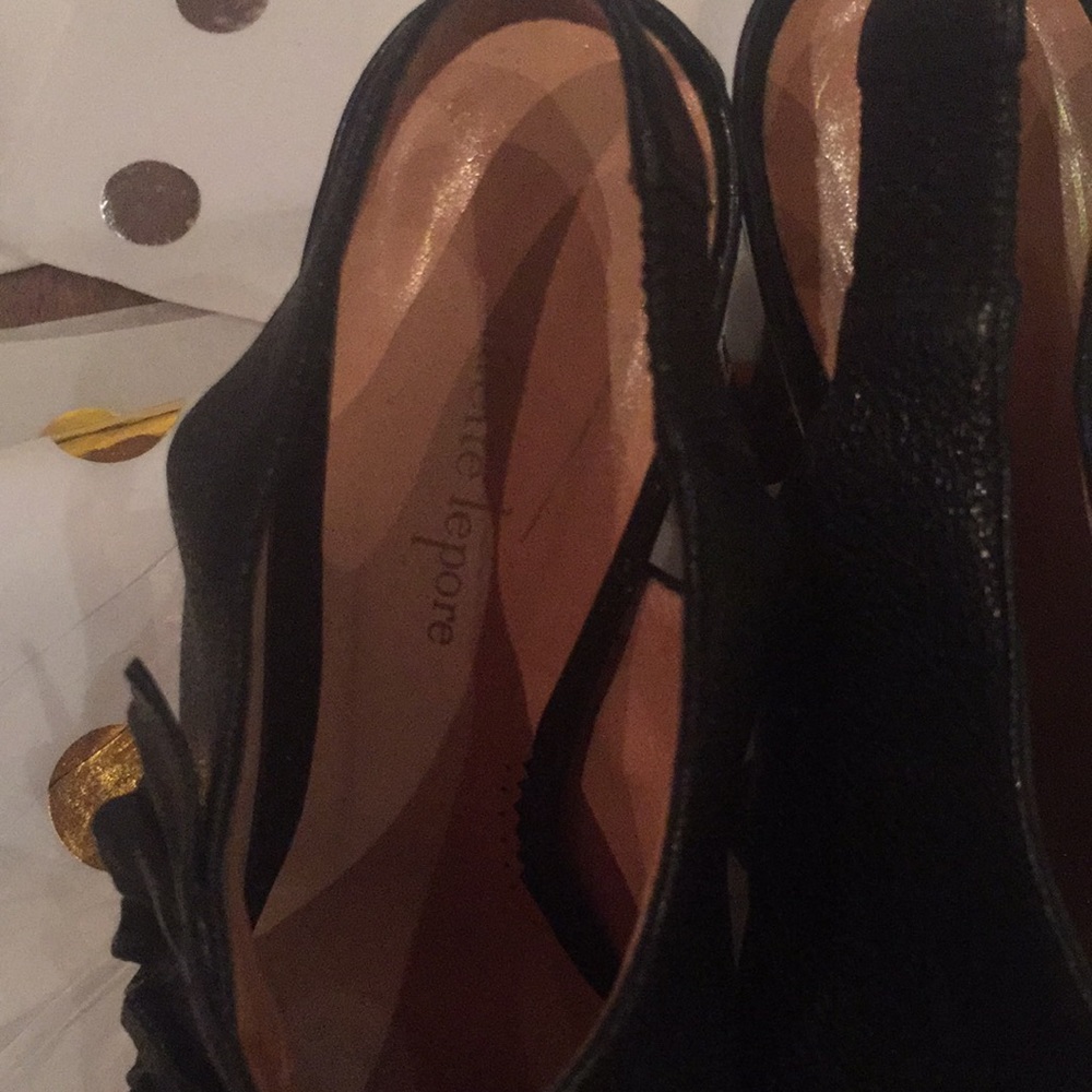 Shoes - Picture 4 of 8